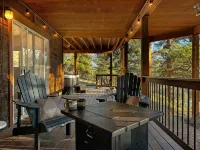 HotTub / Coffee Bar / GameRoom / Indoor Fireplace / Views / Quiet / Washer Dryer 베일리 호텔