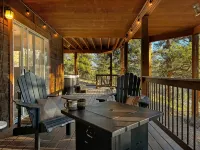 HotTub / Coffee Bar / GameRoom / Indoor Fireplace / Views / Quiet / Washer Dryer