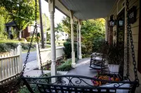 Modern. Cozy. Historic - in the heart of downtown Lewisburg! - พร้อมWifi