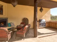 Hacienda de los Arbolitos - *HOT TUB* and Peace Hotels in Cornville