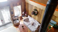 Stunning Views from Custom Cle Elum Cabin! Breweries, Hiking, Fishing, and More!