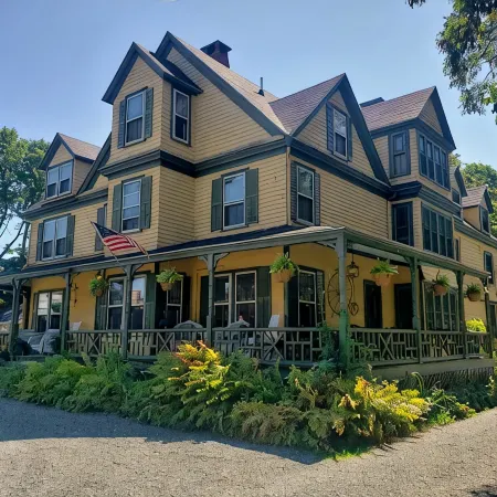 Sand Bar Cottage Inn