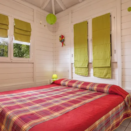 CLIMATISEE traditional wooden house with WIFI, near the beaches
