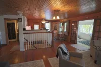 Charming 2BR Lakefront Cottage on Serene Cobbossee w/ Kayaks, A/C - WiFi