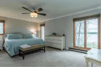 Beautiful Lakehome nestled in Longville with panoramic views!