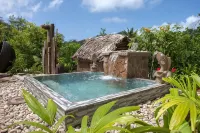 Oceane Self Catering - Hot Tub