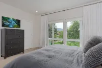Townhome with Stunning Views & Modern Finishes - balcony