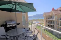 Top floor unit in Discovery Bay with lake views from the patio! - Scenic