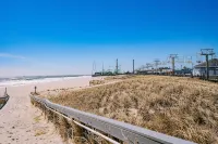 Beach house 2 blocks from the board walk, parking, beach towels and badges - 3 stjerner