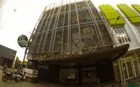 GRAB HOTEL GRESIK - Homestays