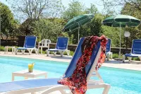 Logis des Trois Maures - Pools