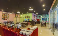 Monoloog Hotel Makassar - parking