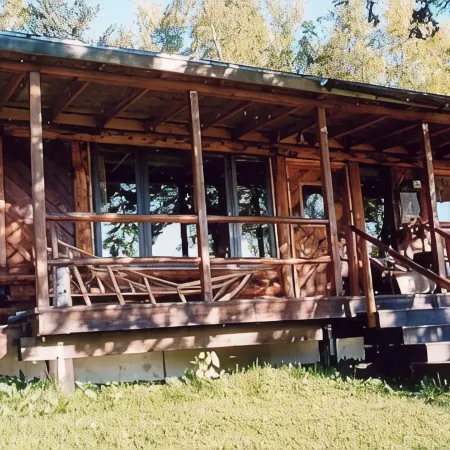 Moose Twin Cabins.