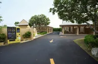 Rocco Hotel Bangsaen - جديد