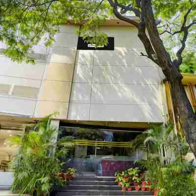 FabHotel Amour - Nr Mumbai International Airport Hotel Exterior