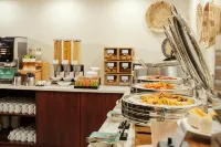 Fiji Gateway Hotel - Breakfast