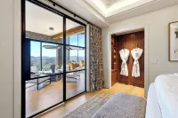 SkyHaüs @Lake Burton - World-Class Views, Infinity Hot Tub, 3 Grills, & Porches. - Villa