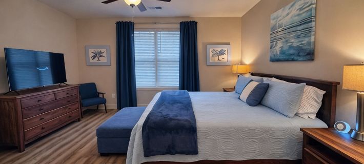 Lazy Palm-Free Beach Pass! Pool! 1/2 Mile to Marshwalk and Marina! 3 King Bdrms! Hotels in Murrells Inlet