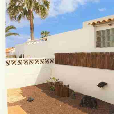 Privilege Bay- Villa Delhi-sea view and natural park view. Beach front location. Hotel Exterior