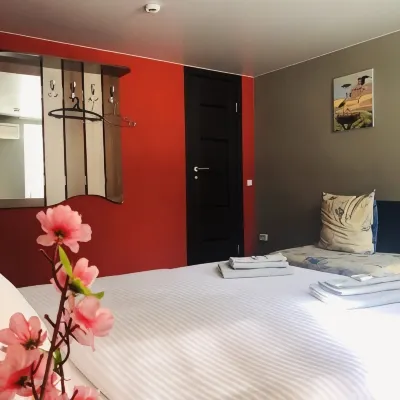 Avrora Mini-Hotel Отели рядом с достопримечательностью «Памятник Леониду Гайдаю»