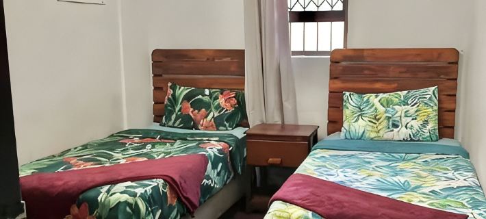 Charming 2-bedroom cottage in lovely Randburg with WiFi Hotels in Randburg