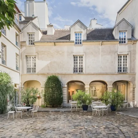 Mije Marais Hostel