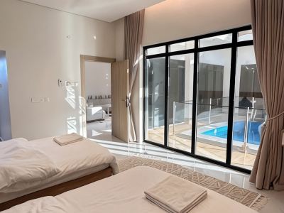 chalet peoni is located in sur /Qalhat which is beteen wadi shab and sur city