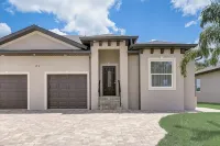 Water Front Sunny Relaxing  Vacation Home 3bds, 2 bath,  close to gulf beaches - 4-Star