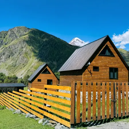 Traveler's Cottages in Kazbegi