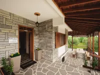 Kalisun Pool House by Georgalas