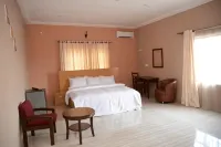 Iyore Grand Hotel and Suites - Hot Tub