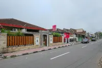 RedDoorz Syariah at Omah Pathok Malioboro - 2 Yıldız