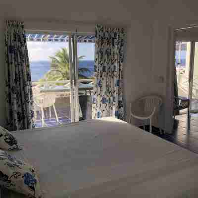 Marazul Dive Resort. 3 Bedroom Seafront house. Dive, Snorkel, amazing sunsets Rooms