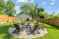 Cozy cottage w/hot tub, game room & backyard. Close to West Point and Bethel. - 4-Star