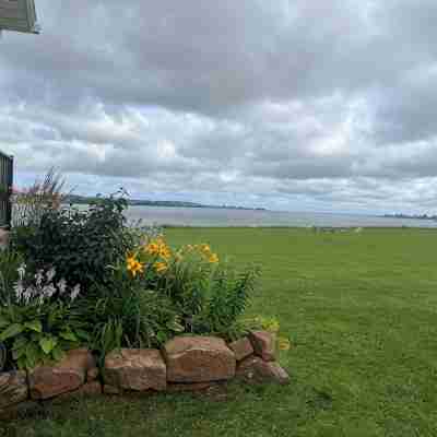 Relax overlooking the beautiful New London Bay in our 3 bed, 2 bath  cottage Hotel Exterior
