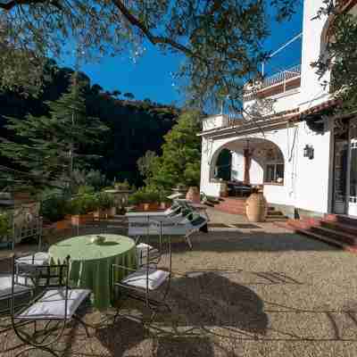La Dolce Vita minutes from the beach!! with pool Hotel Exterior