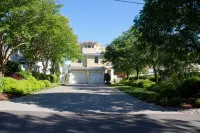 North End Virginia Beach Retreat -Private Pool -Walk to Beach -Sleeps X - Jacuzzi