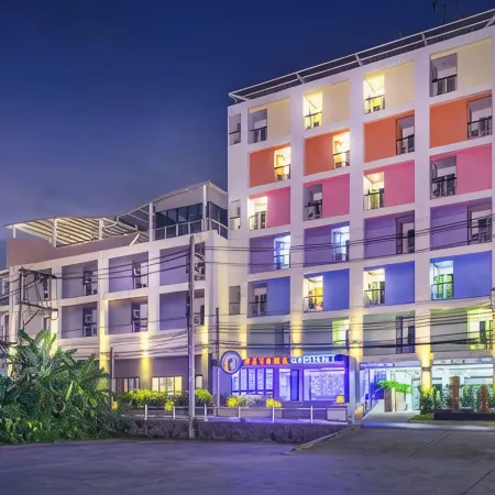 Ratana Hotel Sakdidet, Phuket Town Отели рядом с достопримечательностью «Школа Dowroongwittaya»