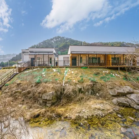 Jecheon White Pool Villa Отели рядом с достопримечательностью «Храм Пэклёнса»