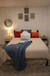 Beautiful 3 bedroom/4 bathroom house near Atwood Lake with stocked pond - Wifi