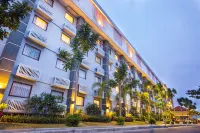 Lorin Dwangsa Solo Hotel - parking