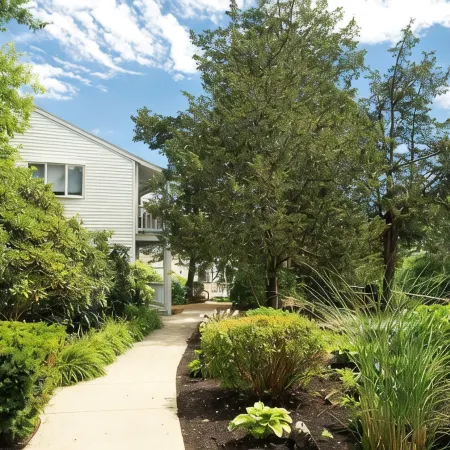 Cozy Nautical Getaway in Cape Neddick