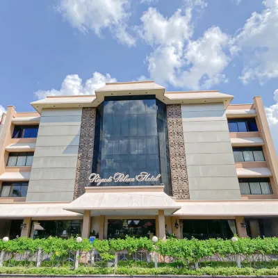Riyadi Palace Hotel Hotels near Loji Gandrung