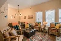 The Slopeside Haven Condo • Step Free Access • Next to Lifts - Wifi