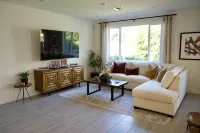 New 3B Home / near Sequoia, EV, +More - Hot Tub
