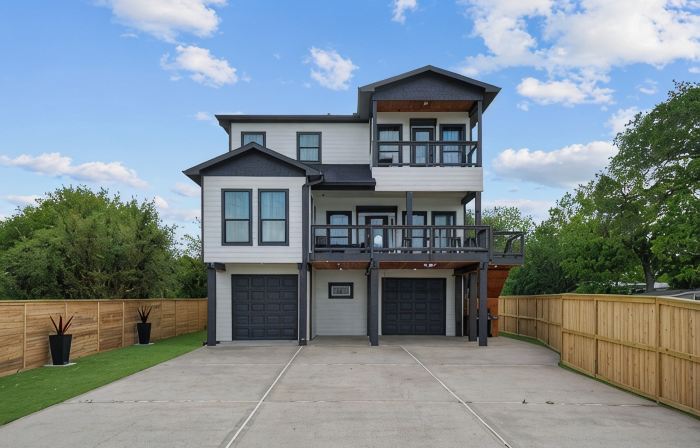 Waterfront Home w/ Views - Hot Tub + Movie Theatre