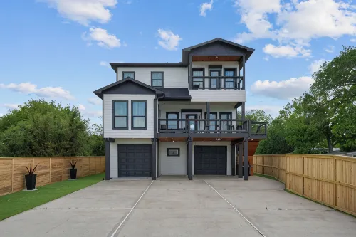 Waterfront Home w/ Views - Hot Tub + Movie Theatre - 陽台
