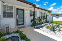 Tropical paradise wonderful, weekly and monthly discounts available - 3-Star