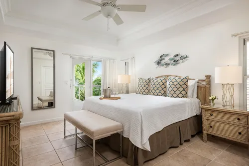 Gorgeous Second Floor, Ocean Front with Huge Wrap Around Balcony!!! - 2 stjerner