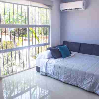 Pool view, Steps from Beach...Brand New Rooms
